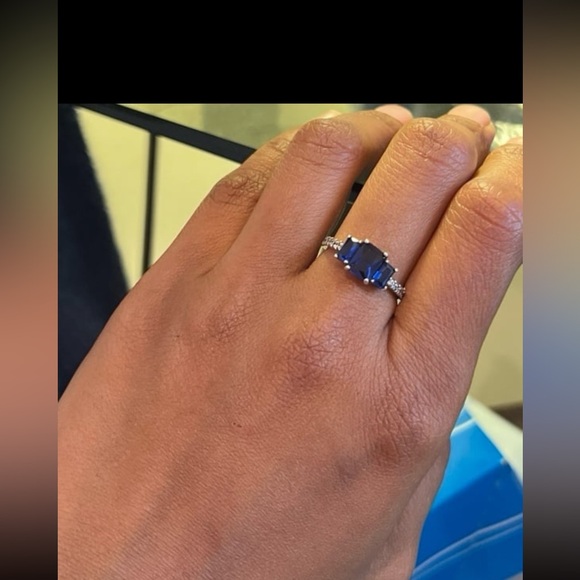 Blue Rectangular Three Stone Sparkling Ring US8 - Picture 11 of 12